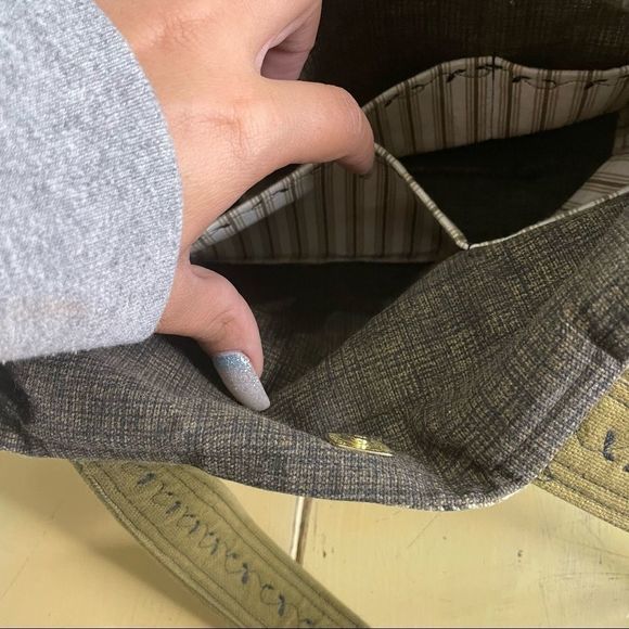 Handmade Funky Vintage Button Small Hand Bag - Picture 9 of 14